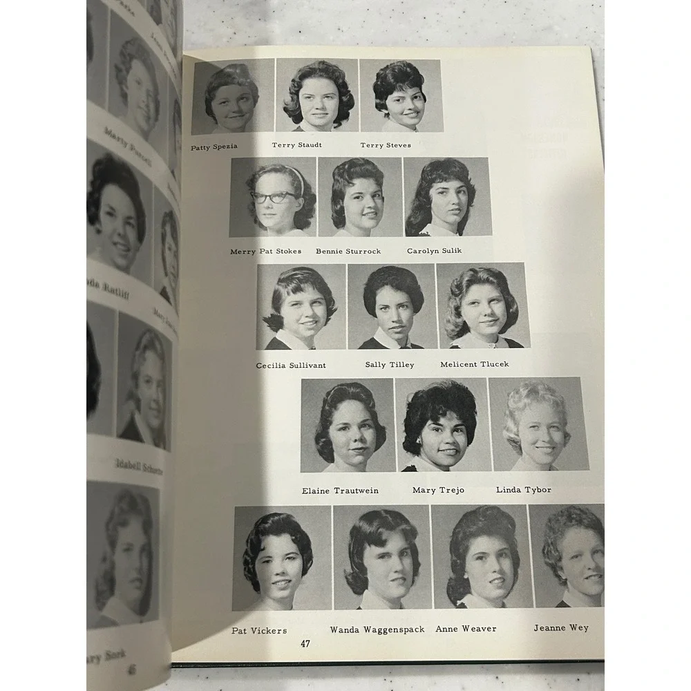 Vintage 1960 Veritas St Agnes Academy Houston Texas Yearbook Volume XXII History